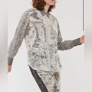 Me369 Size S • Isabel Baileys Voyage Black Ivory Silky Button Down Top.